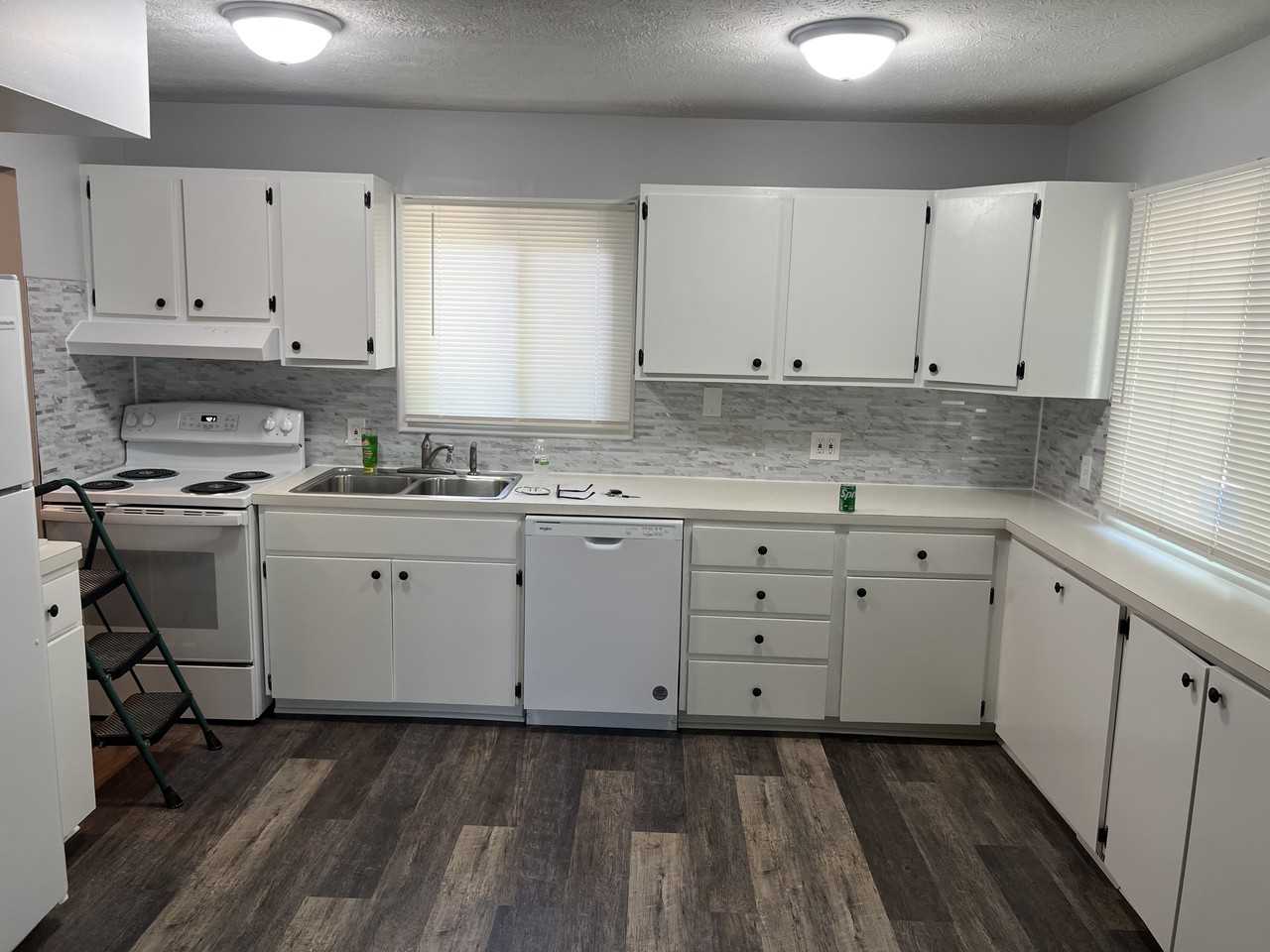 630 Gill St #NA - Photo 3 of 10