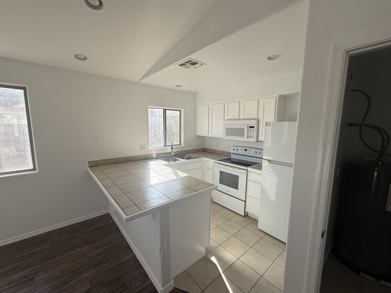 3310 W Jackson St #2 - Photo 4 of 7