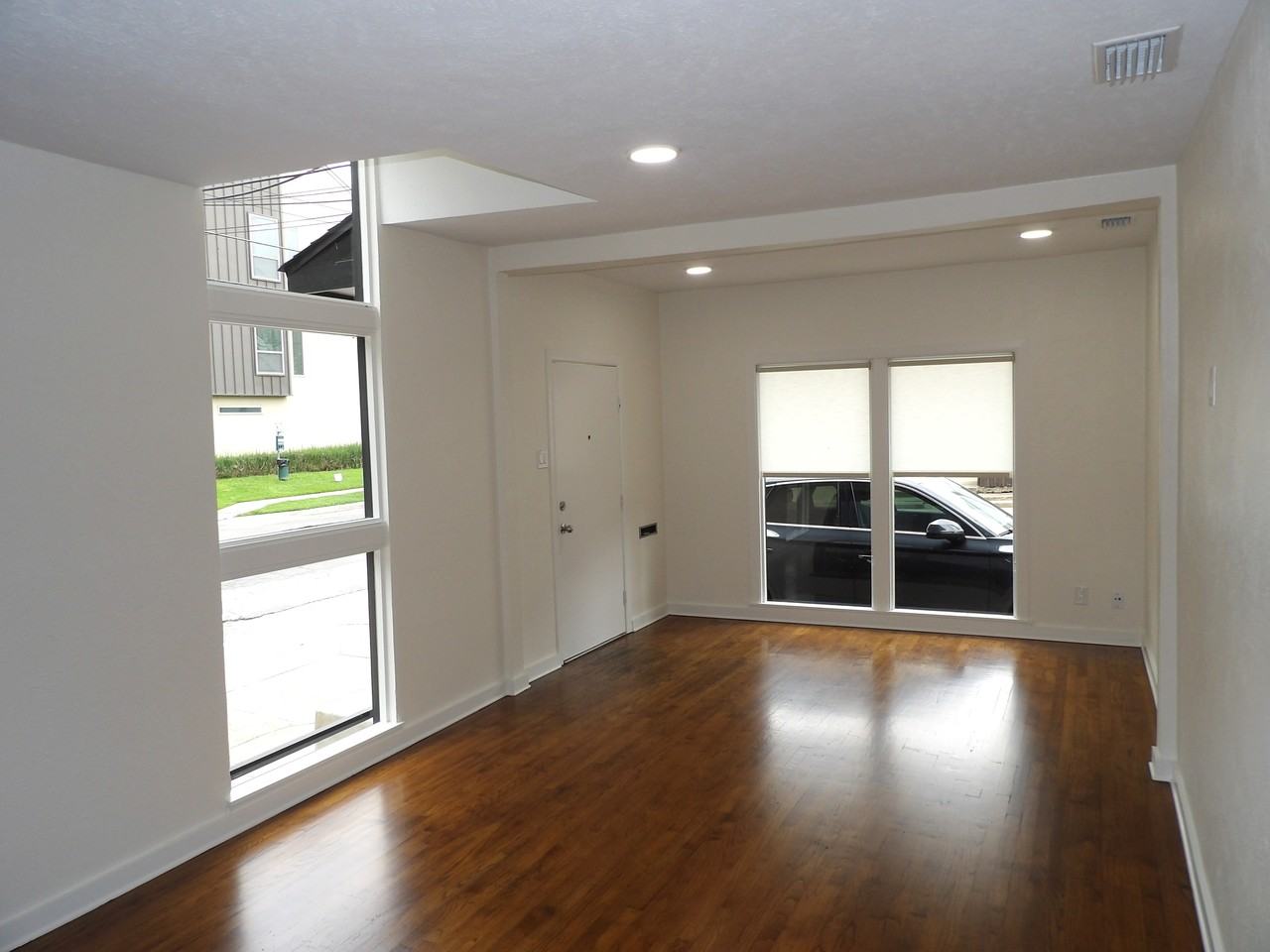 3219 Lee St #NA - Photo 4 of 24