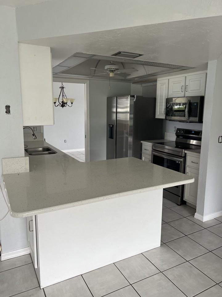 3116 Se 11th Ave #NA - Photo 2 of 14