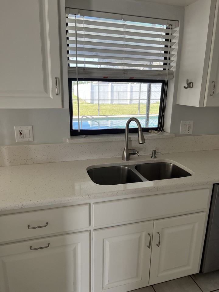 3116 Se 11th Ave #NA - Photo 3 of 14