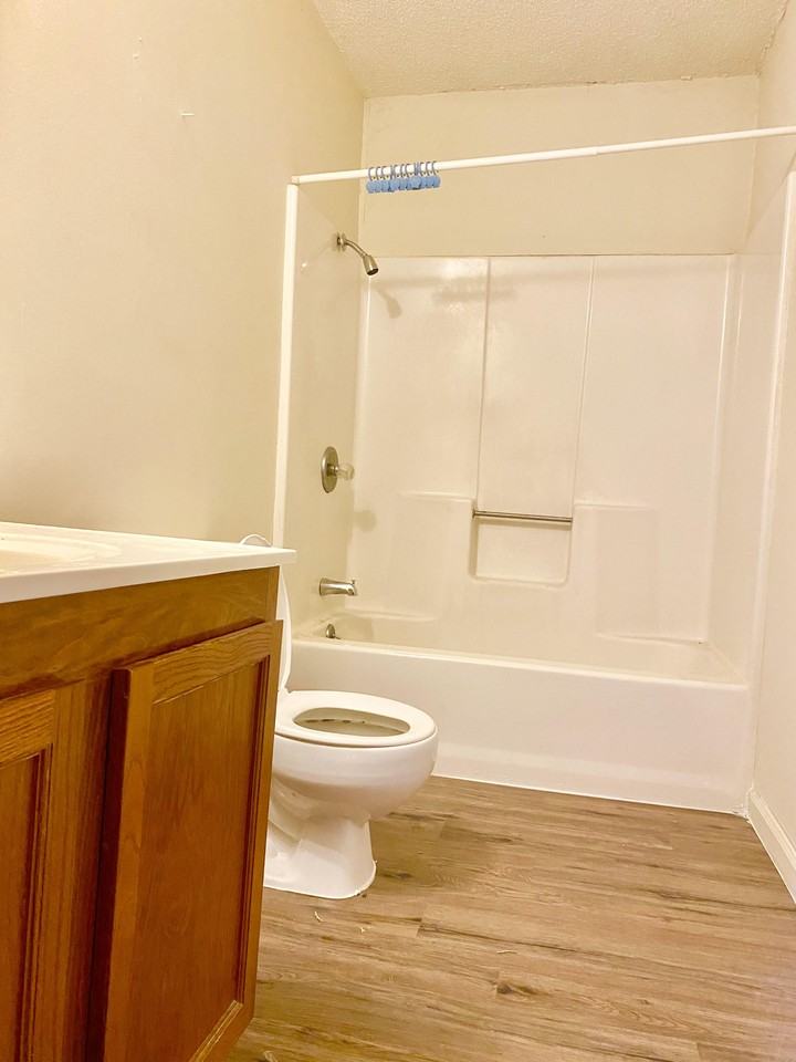 139 Rowe Ln #2 - Photo 4 of 10