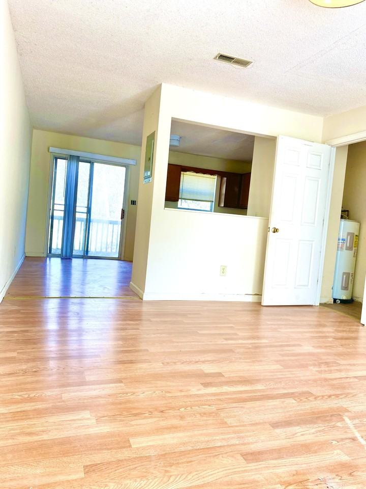 139 Rowe Ln #2 - Photo 7 of 10