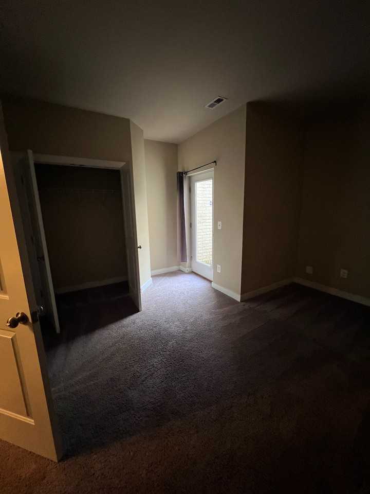 109 Saginaw Dr #109 - Photo 5 of 40