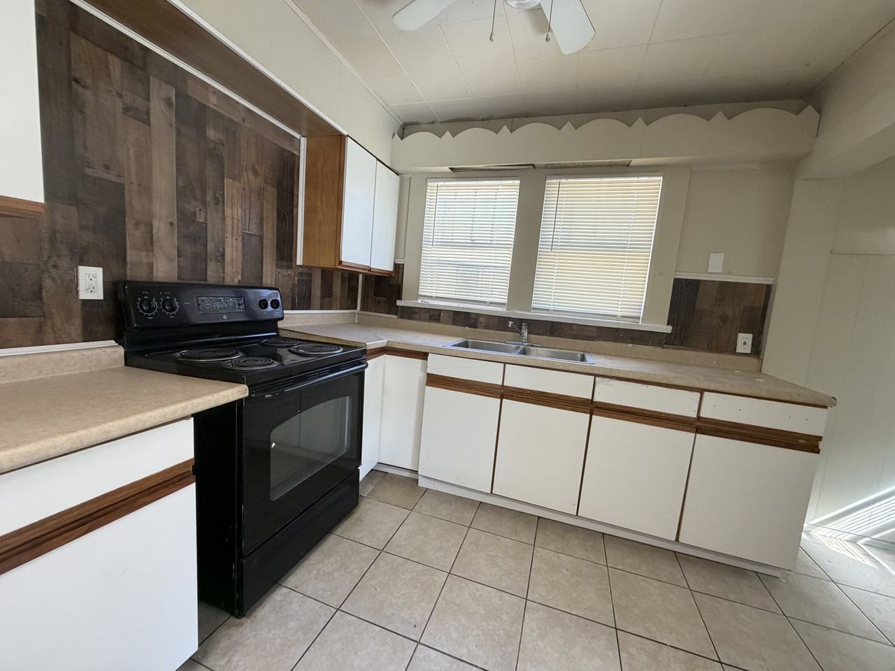 68 N Shirley St #NA - Photo 7 of 20