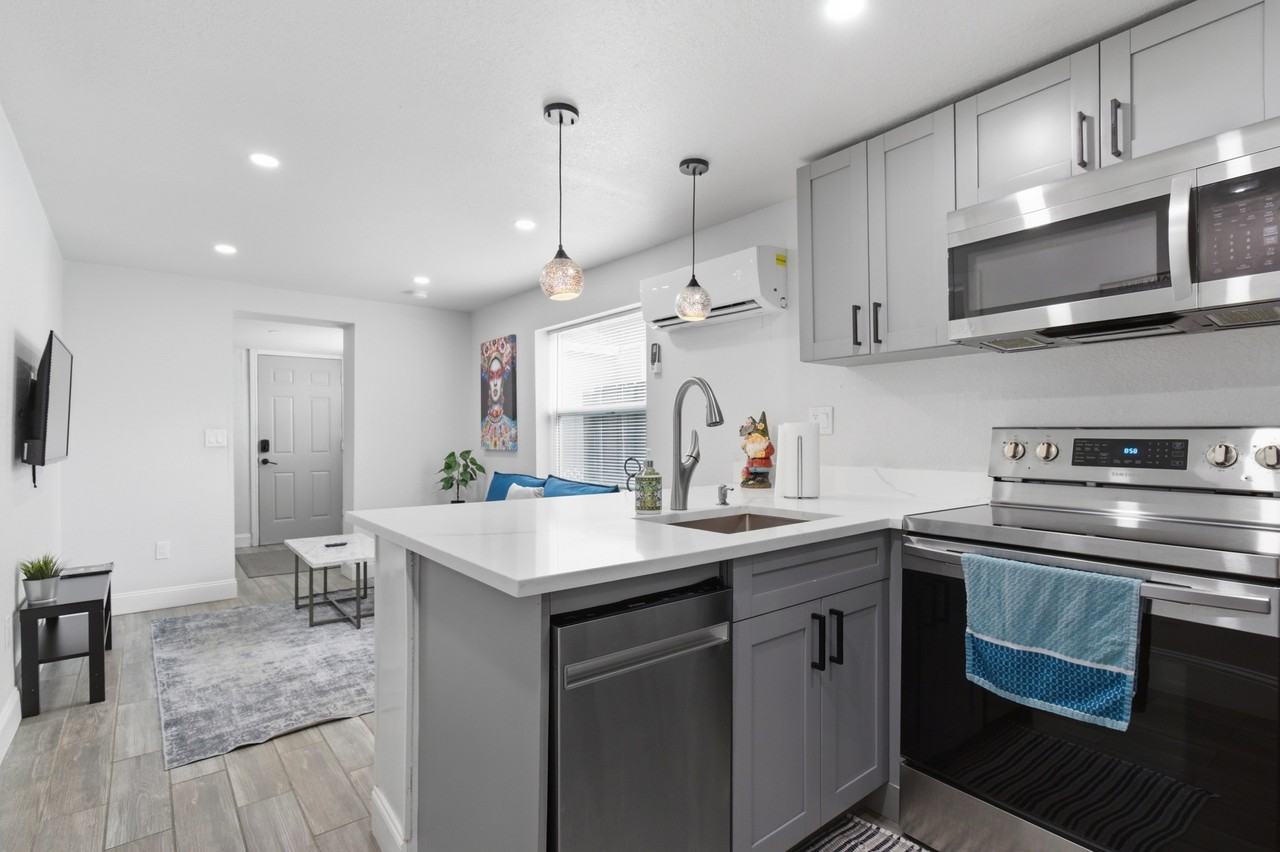 308 W Amelia Ave #5 - Photo 6 of 25