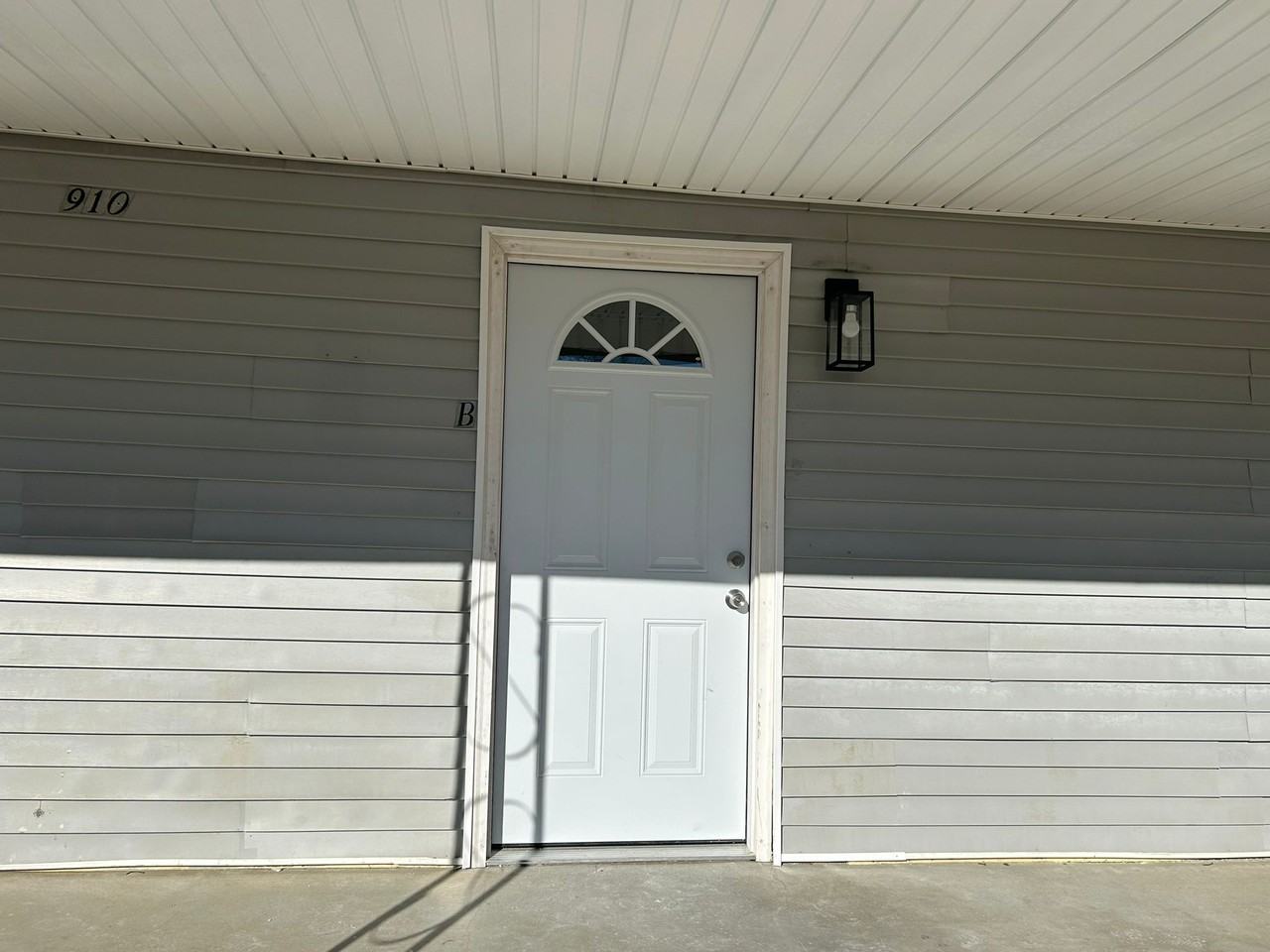 910 N Main St #A - Photo 2 of 13
