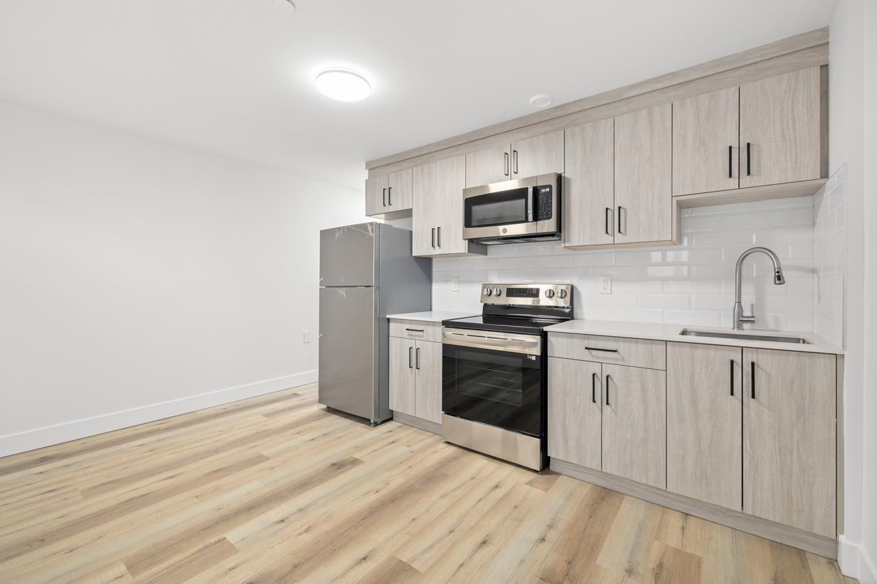 1412 East 54th Avenue - Photo 3 of 7