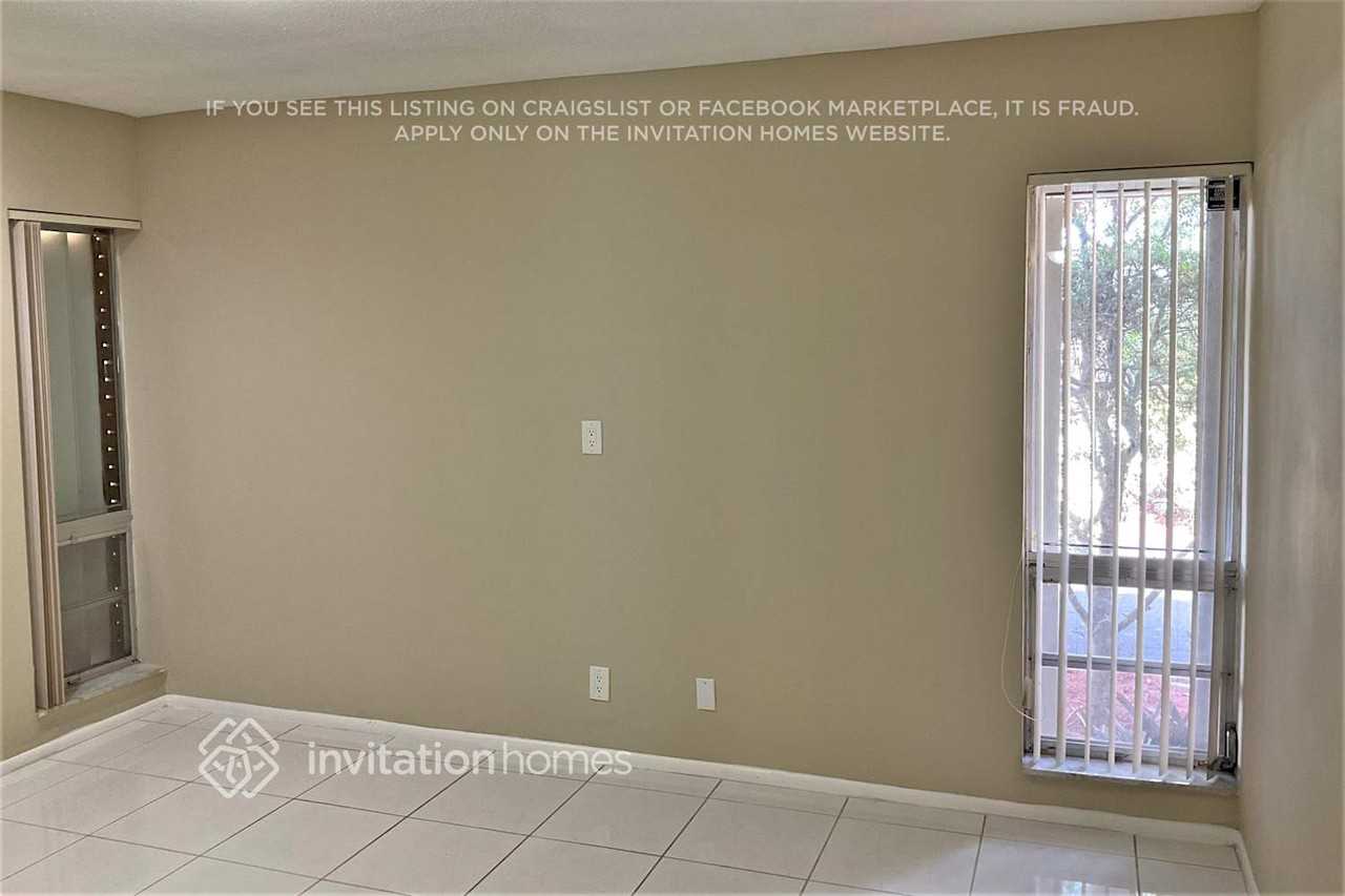 4903 Banyan Ln - Photo 5 of 9