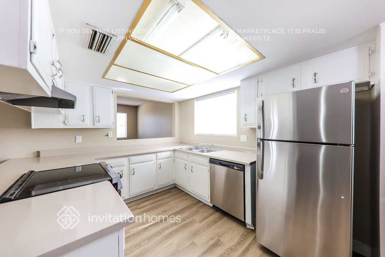 6110 W Tierra Buena Ln - Photo 6 of 17
