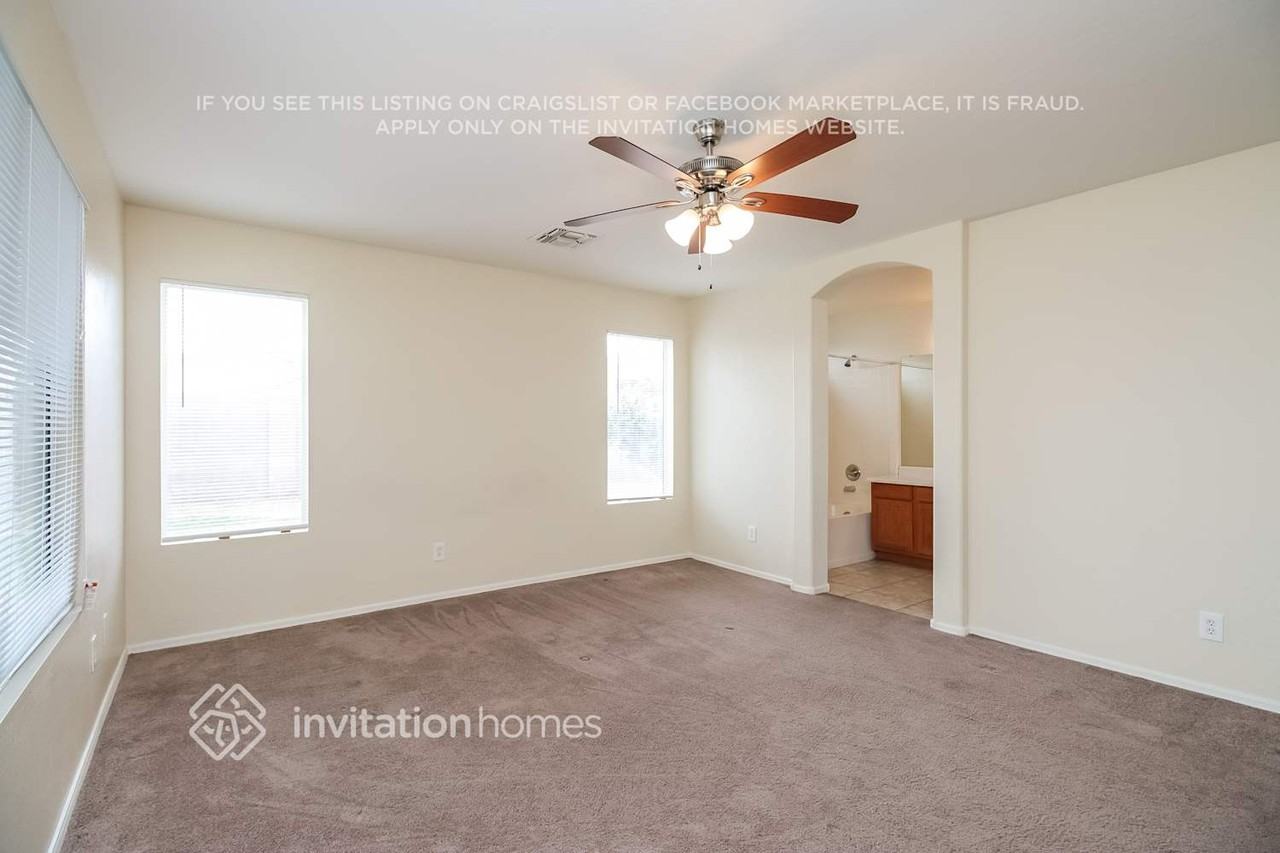 11013 W Augusta Ave - Photo 6 of 12