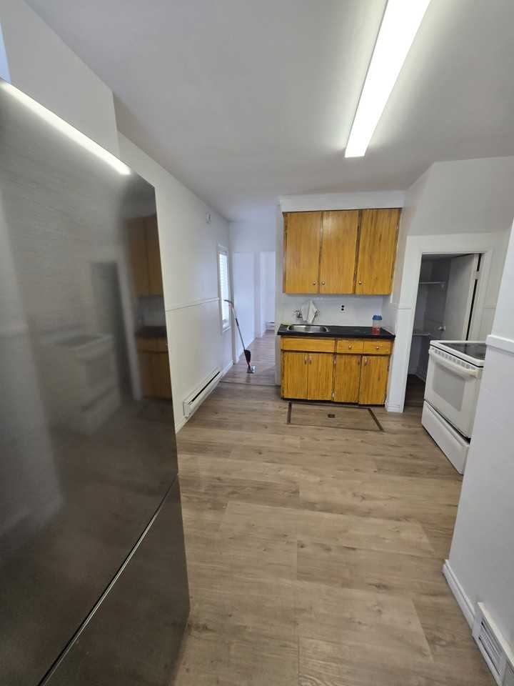 1612 Pacific Avenue West - Photo 4 of 12