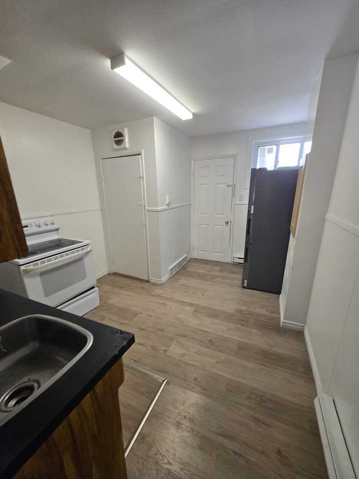 1612 Pacific Avenue West - Photo 5 of 12