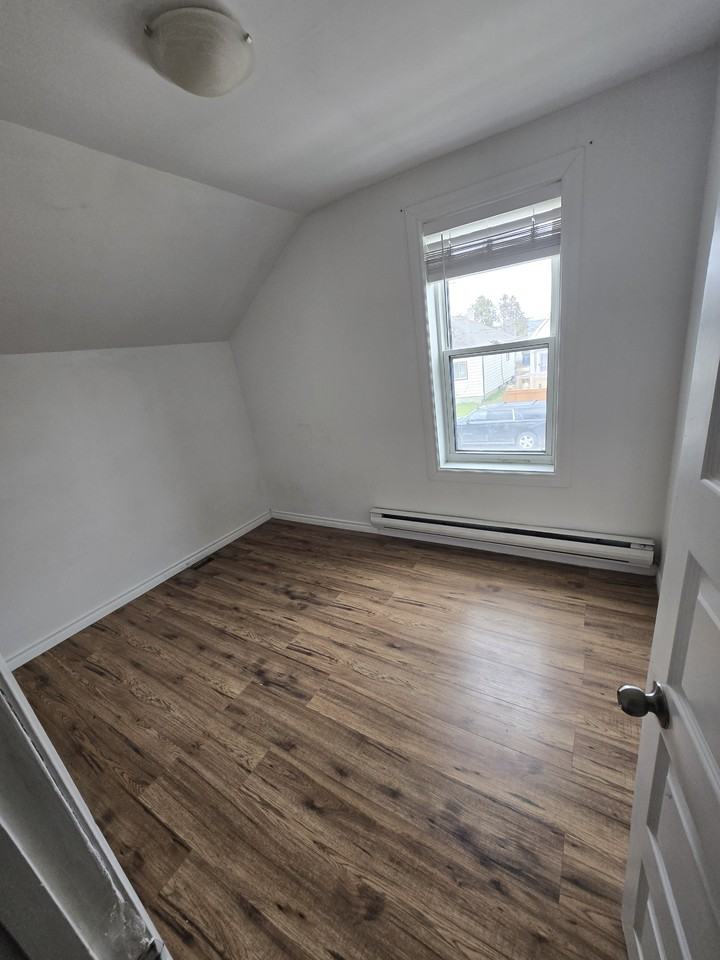 1612 Pacific Avenue West - Photo 7 of 12