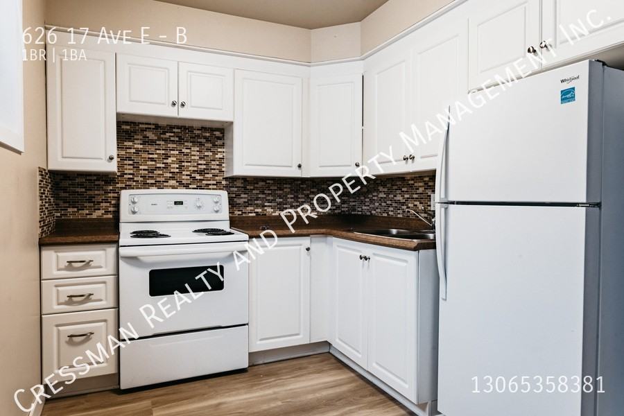 626 17 Ave E - Photo 2 of 7