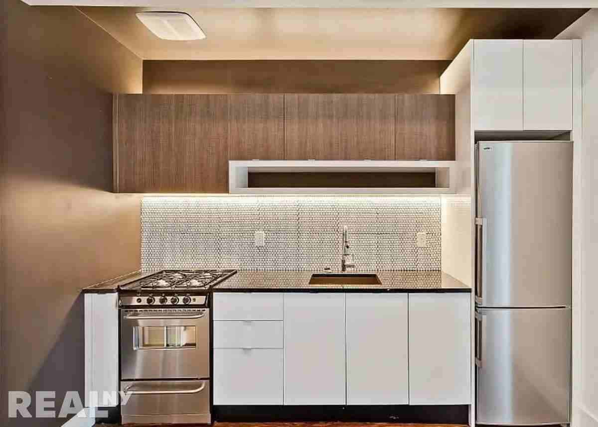 Bedford Ave #5F - Photo 5 of 6