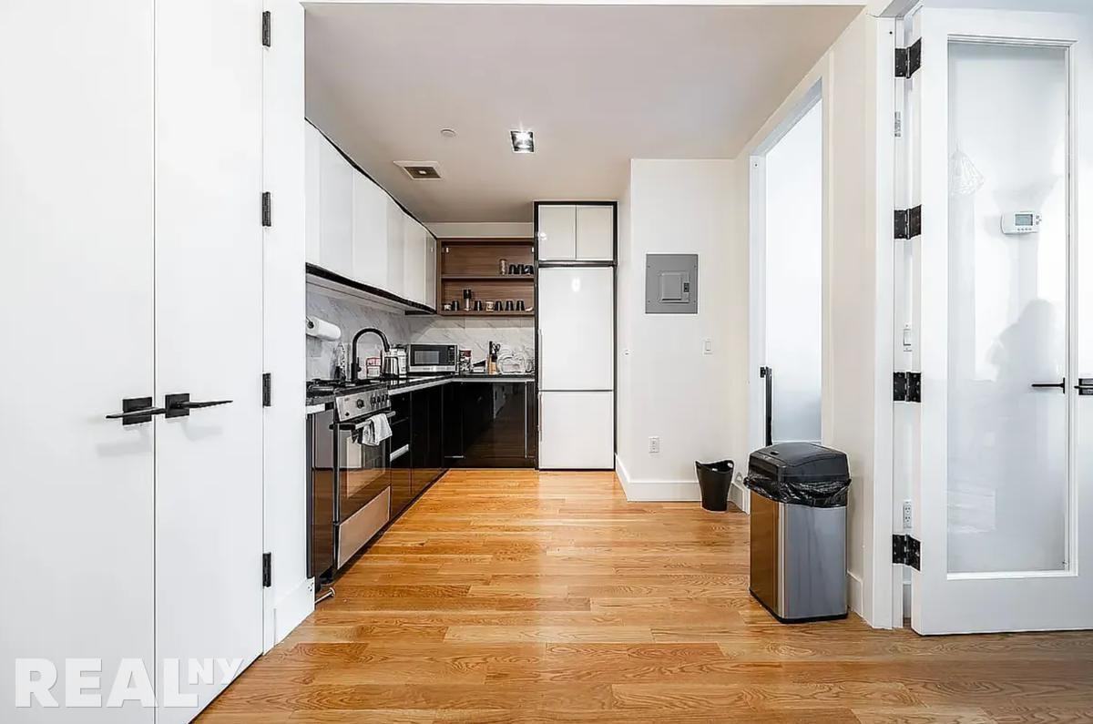 E 32nd St #3D - Photo 7 of 15