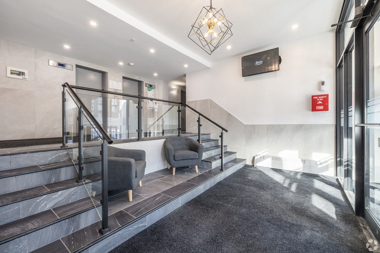 Acadian Apartments - Photo 4 of 19