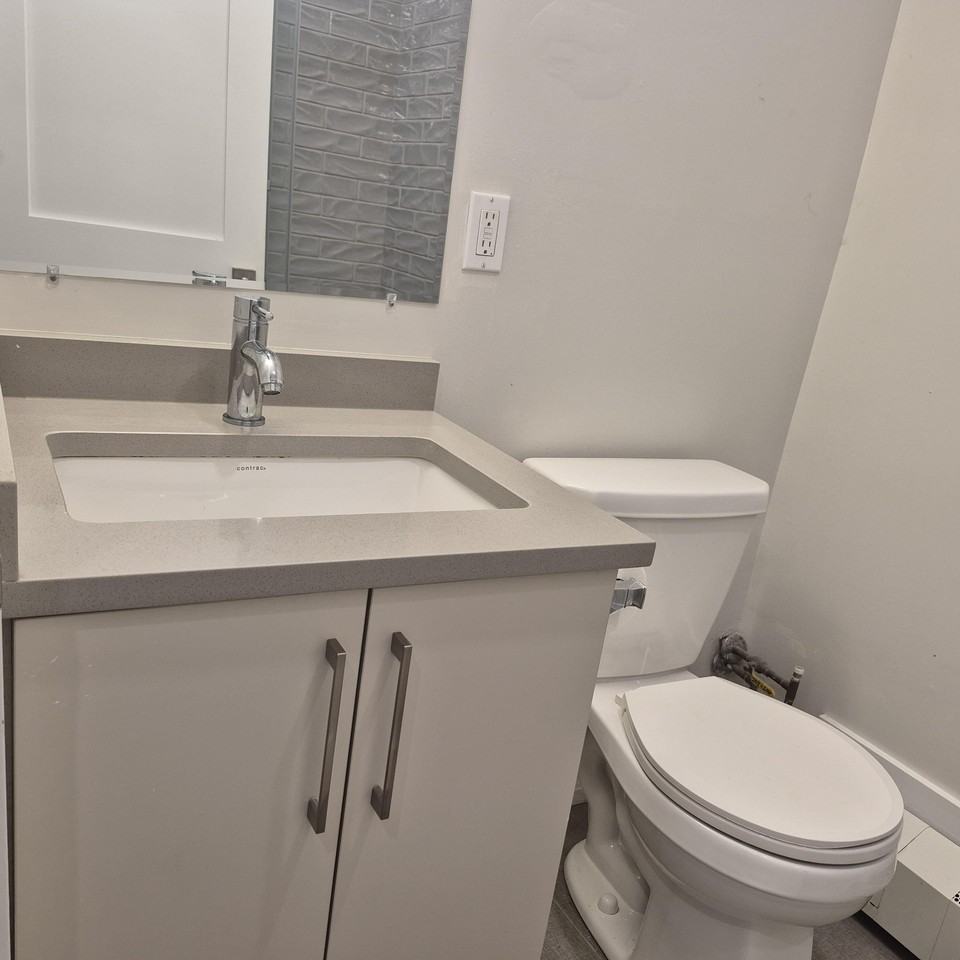 341 Whitby Ave - Photo 7 of 11