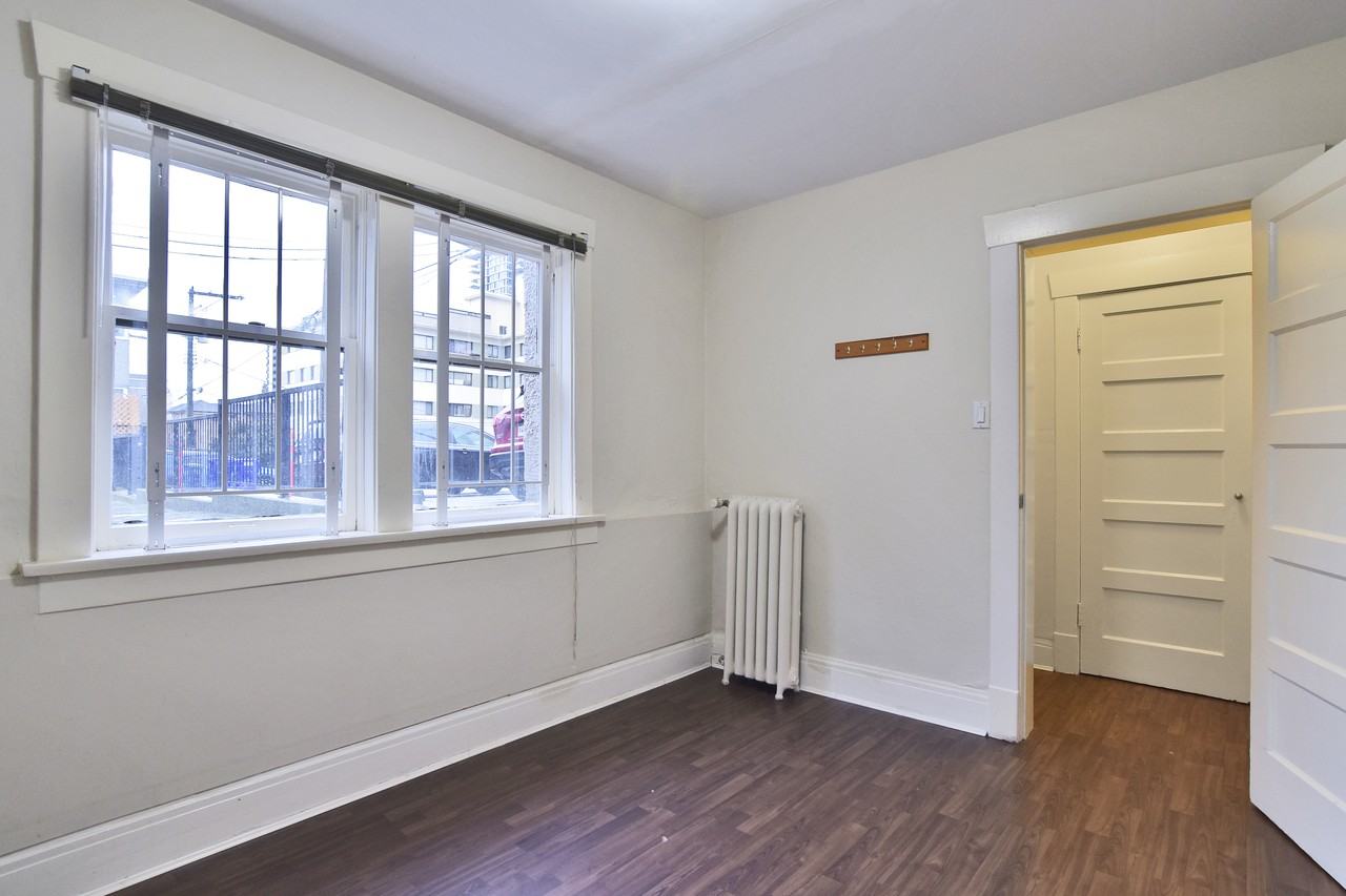 935 Jervis Street - Photo 12