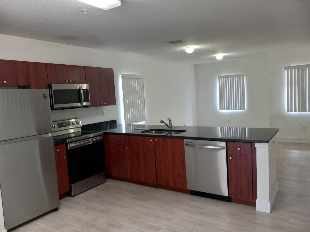 Palm Bay Gardens - Photo 2 of 16
