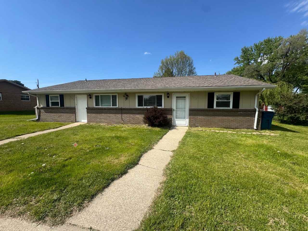 4837 Greenfield Dr - Photo 2 of 9