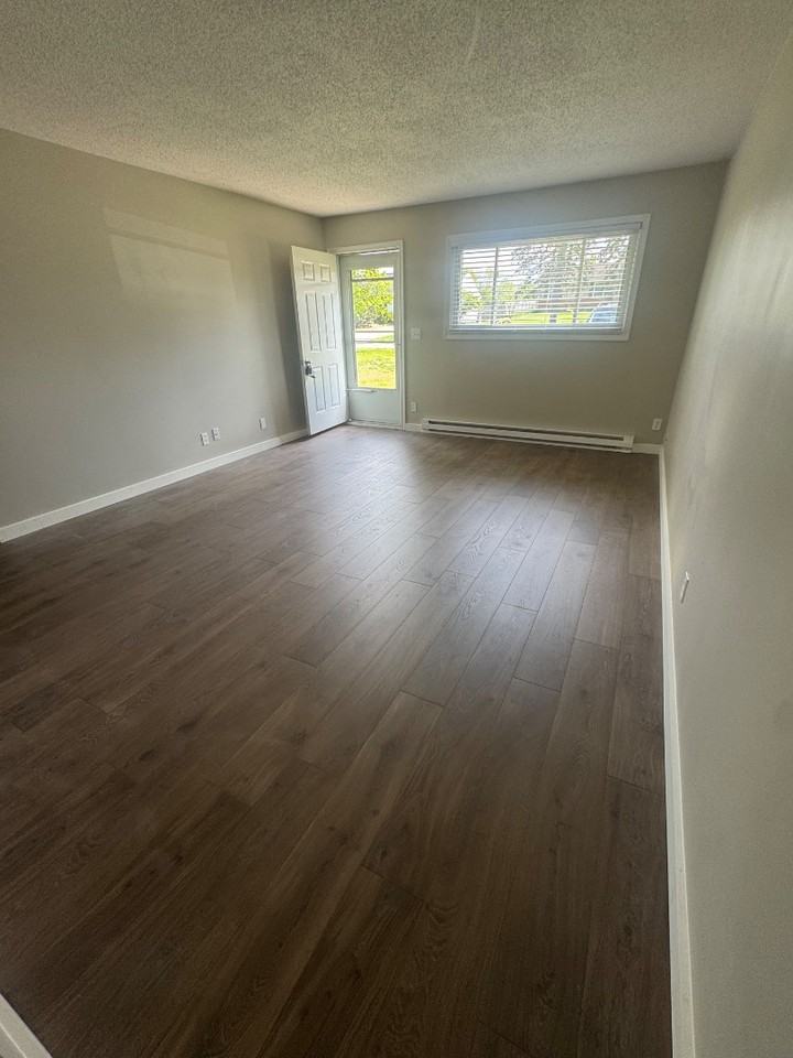 4837 Greenfield Dr - Photo 3 of 9