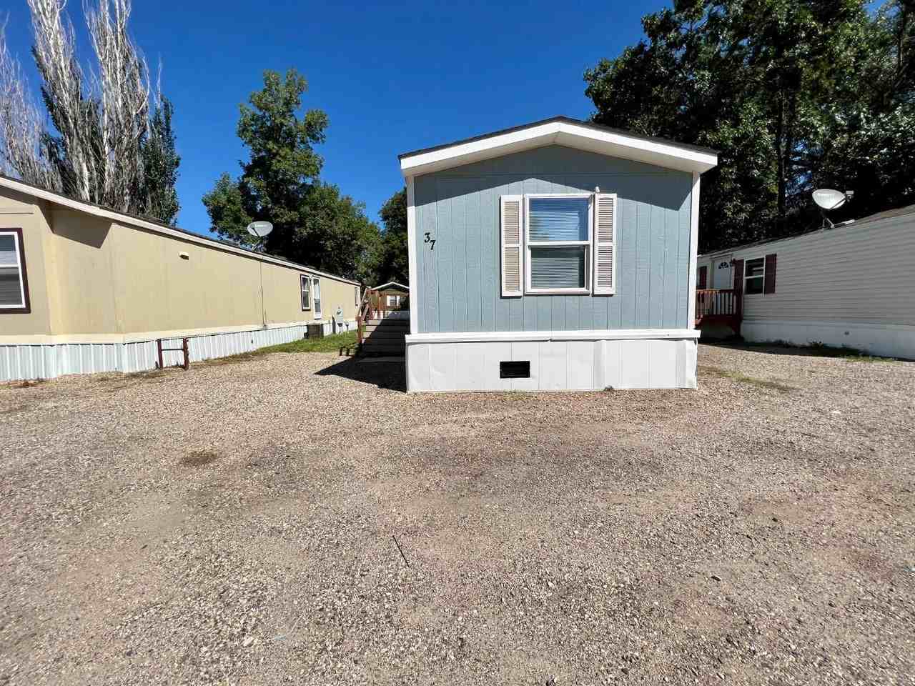 1015 27th St Se - Photo 2 of 3