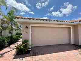 featured image of 2563 Vine Ave