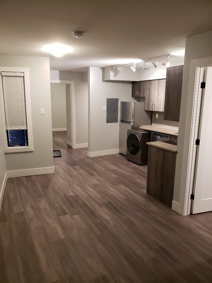 144 Renfrew Ave - Photo 7 of 8