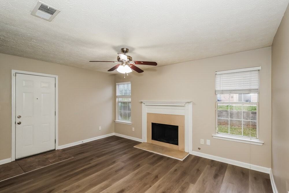5599 Rock Shoals Way - Photo 4 of 17