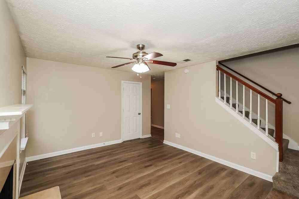 5599 Rock Shoals Way - Photo 5 of 17