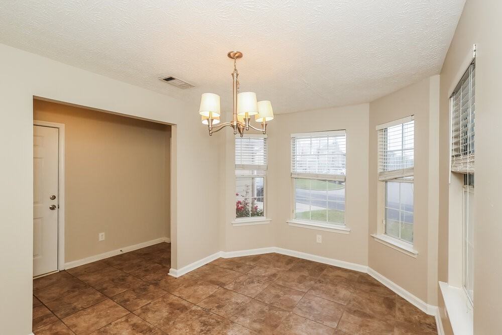 5599 Rock Shoals Way - Photo 6 of 17