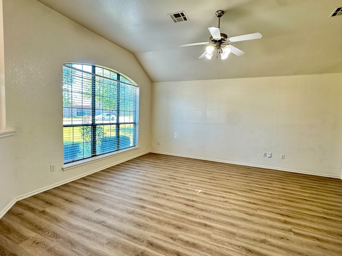 17609 Gold Dr #1 - Photo 5 of 25