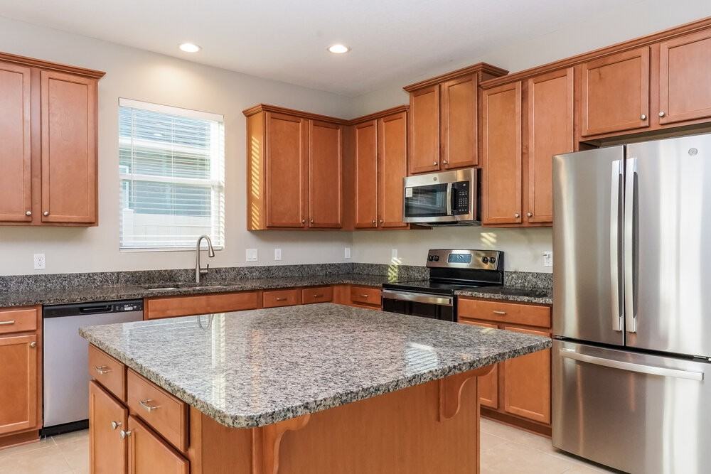 1859 Castleton Dr - Photo 5 of 16