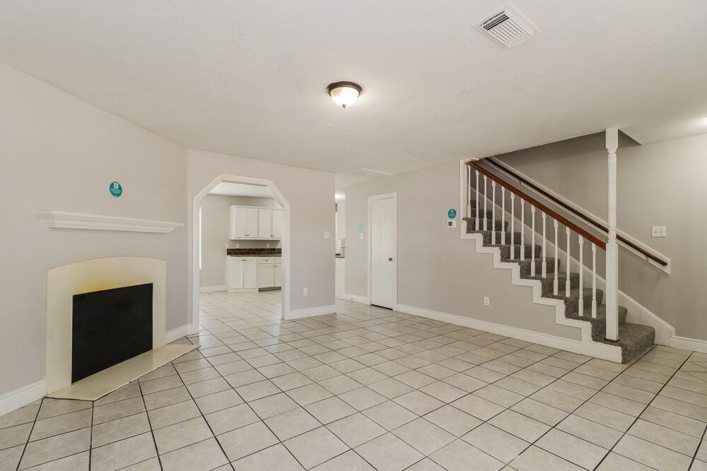 3035 Cinnamon Glen Dr - Photo 4 of 17