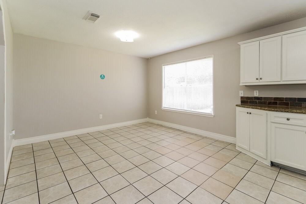 3035 Cinnamon Glen Dr - Photo 7 of 17
