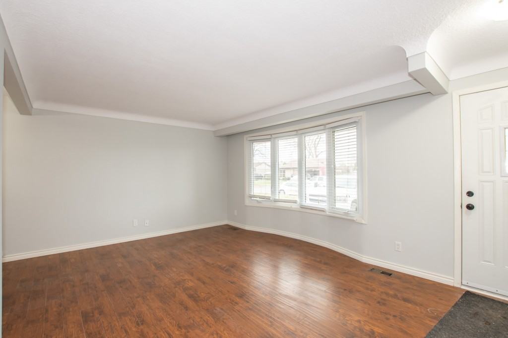 54 Trelawn Pky - Photo 2 of 15