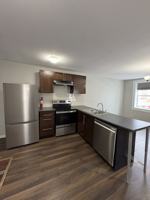 featured image of 882 Redwood Ave