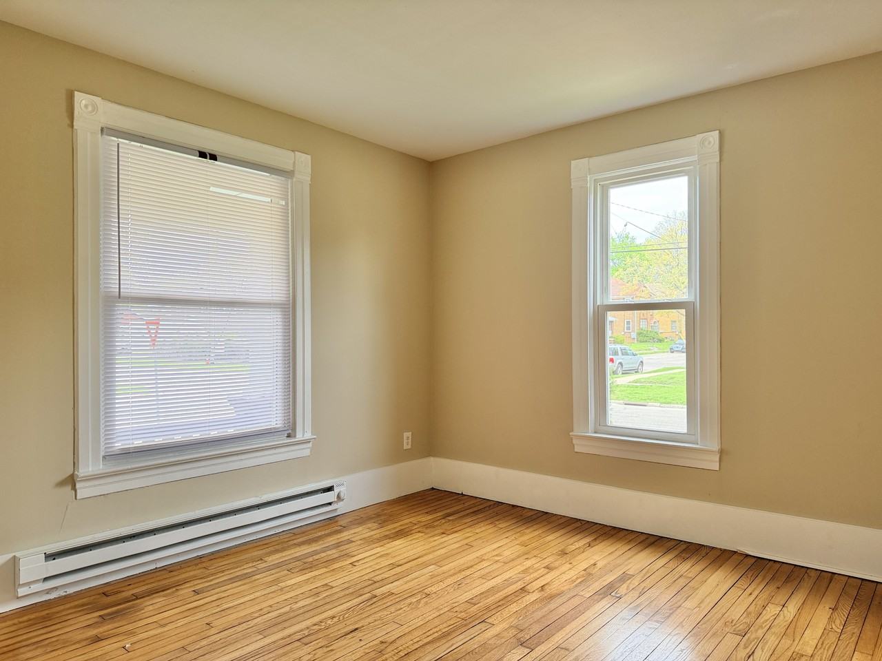 1004 15th St #1 - Photo 3 of 13