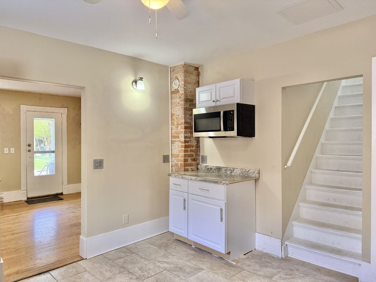 1004 15th St #1 - Photo 5 of 13