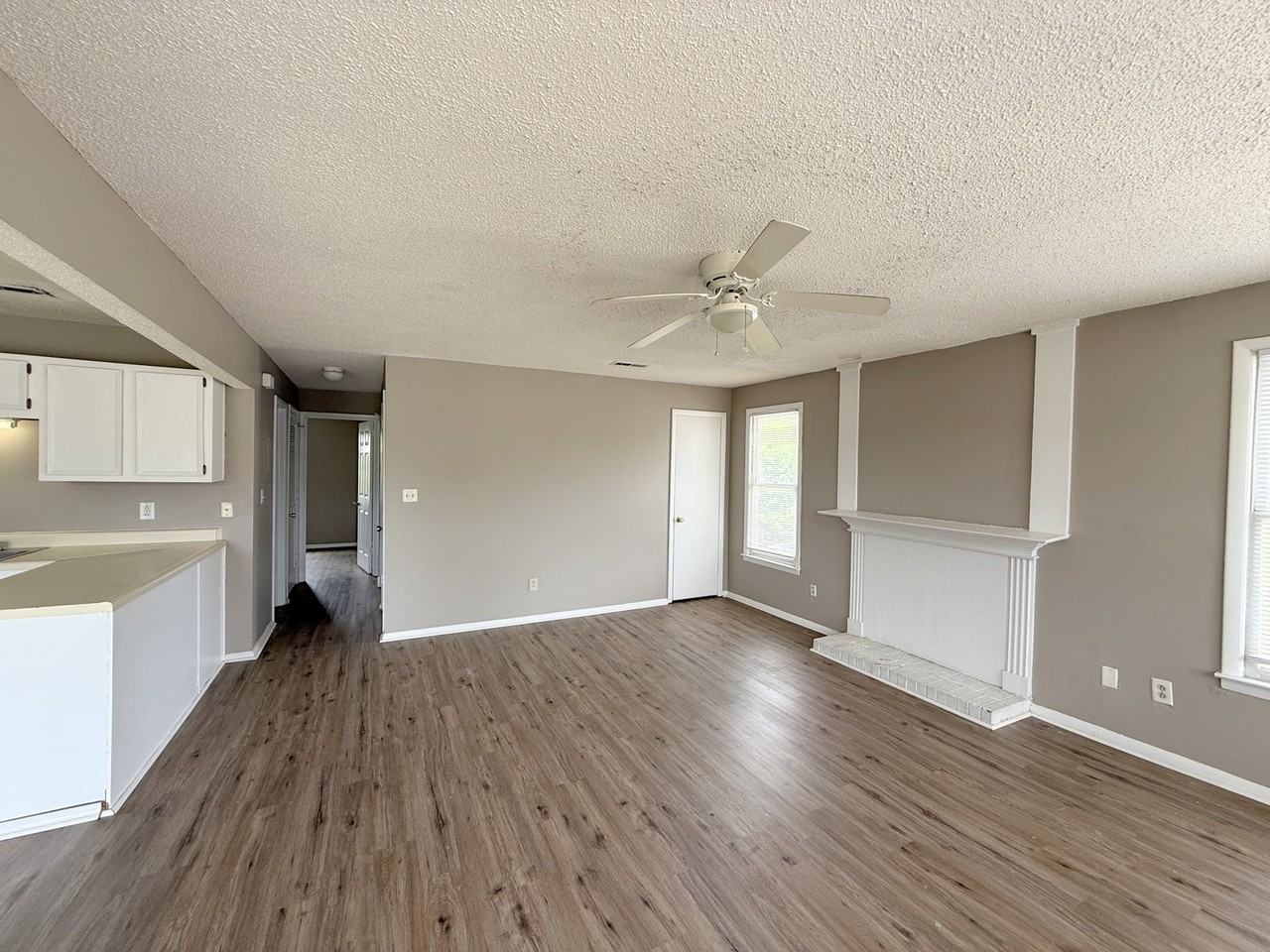3929 3929 Highridge Drive SouthwestUNIT D #1 - Photo 4 of 14