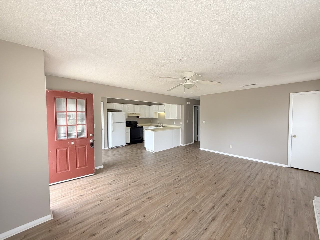 3929 3929 Highridge Drive SouthwestUNIT D #1 - Photo 5 of 14