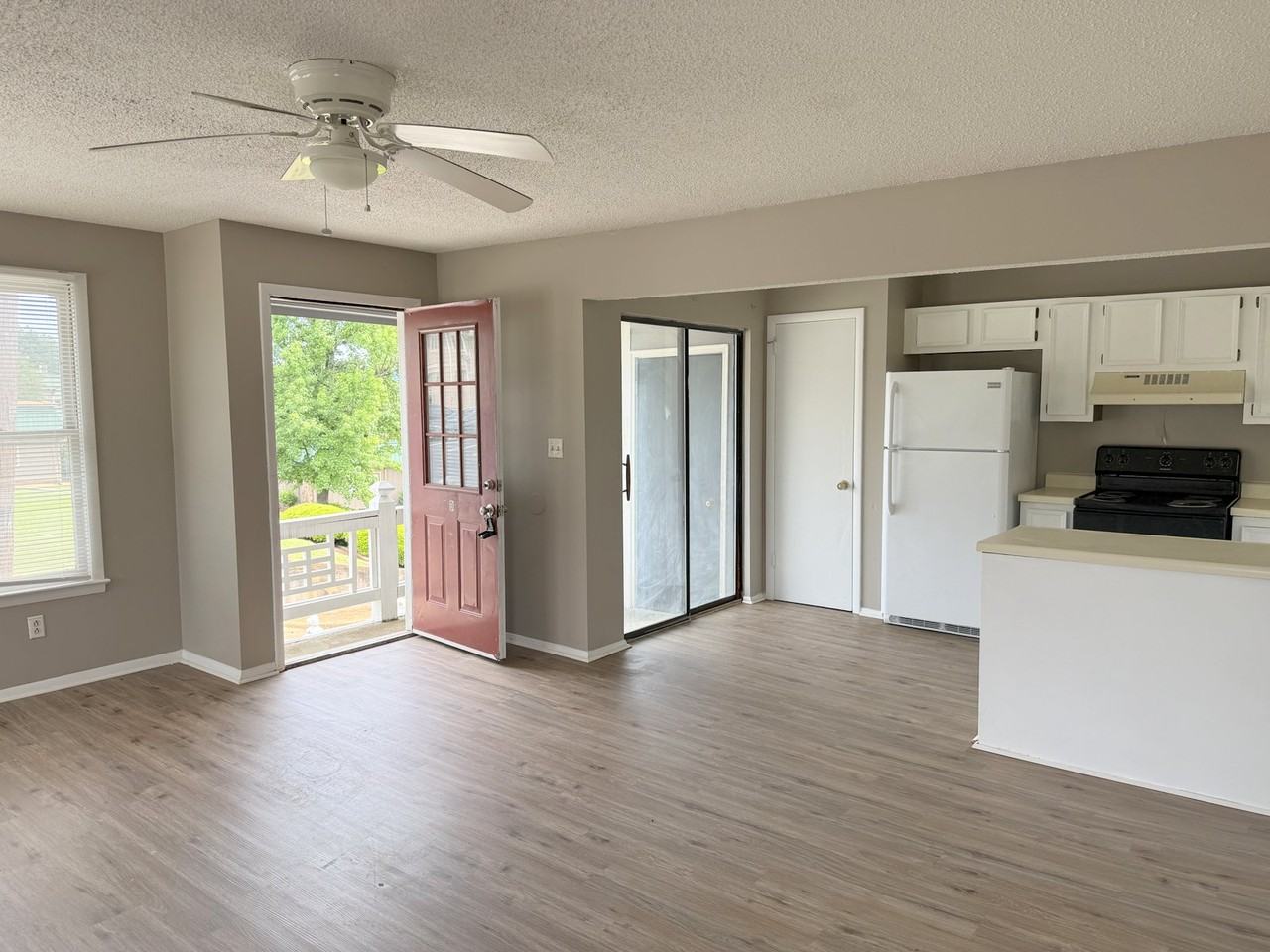 3929 3929 Highridge Drive SouthwestUNIT D #1 - Photo 6 of 14
