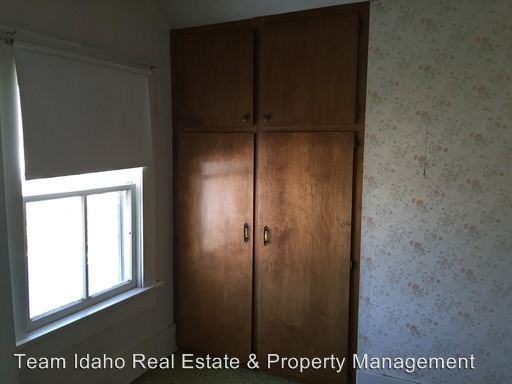 660 Elm St - Photo 2 of 20