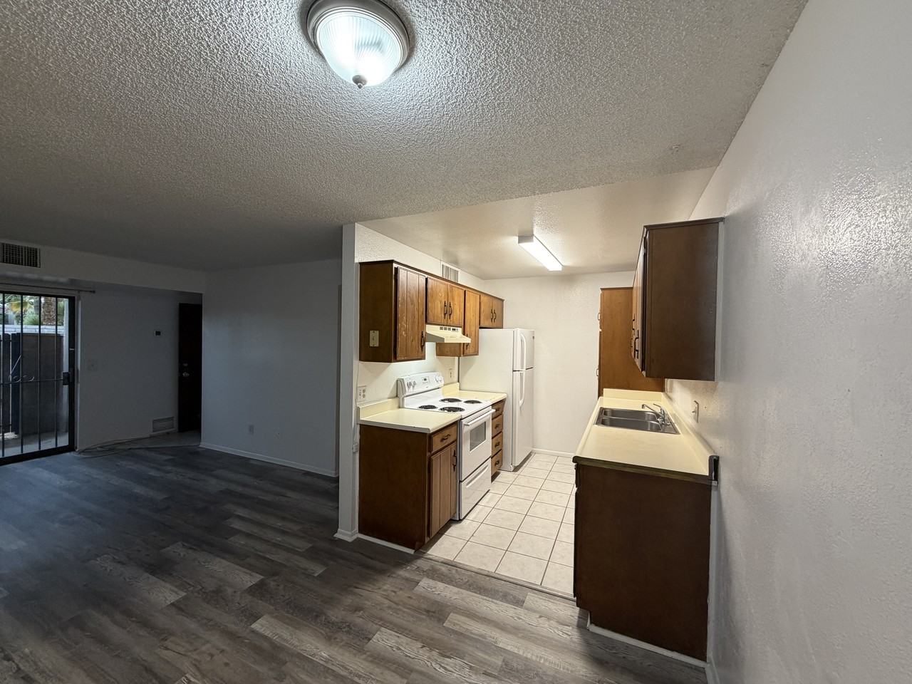 6625 E. Golf Links RoadUnit 2 #1 - Photo 4 of 12