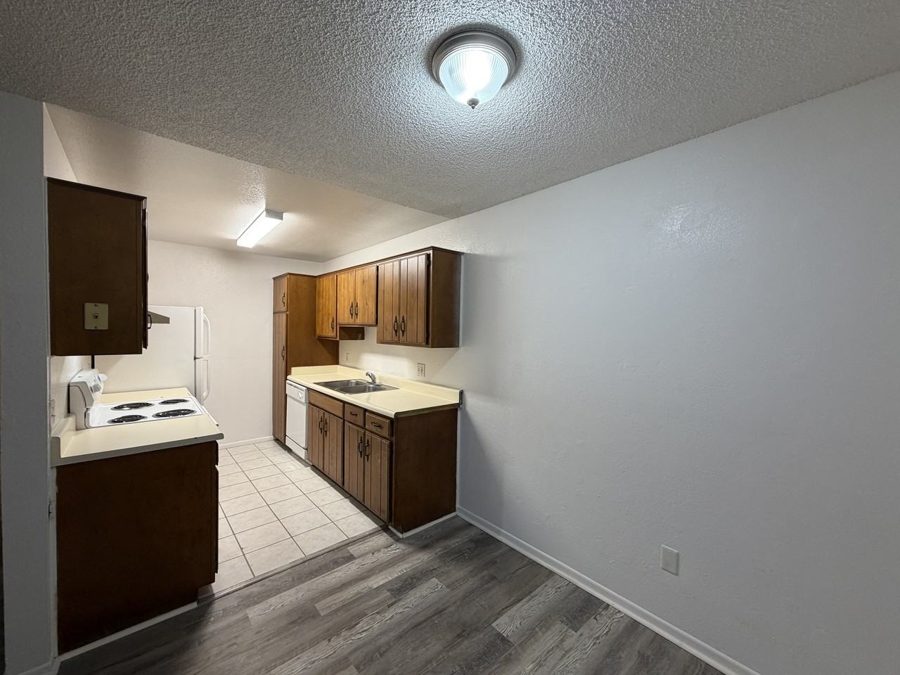 6625 E. Golf Links RoadUnit 2 #1 - Photo 5 of 12