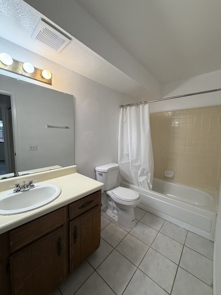 6625 E. Golf Links RoadUnit 2 #1 - Photo 7 of 12