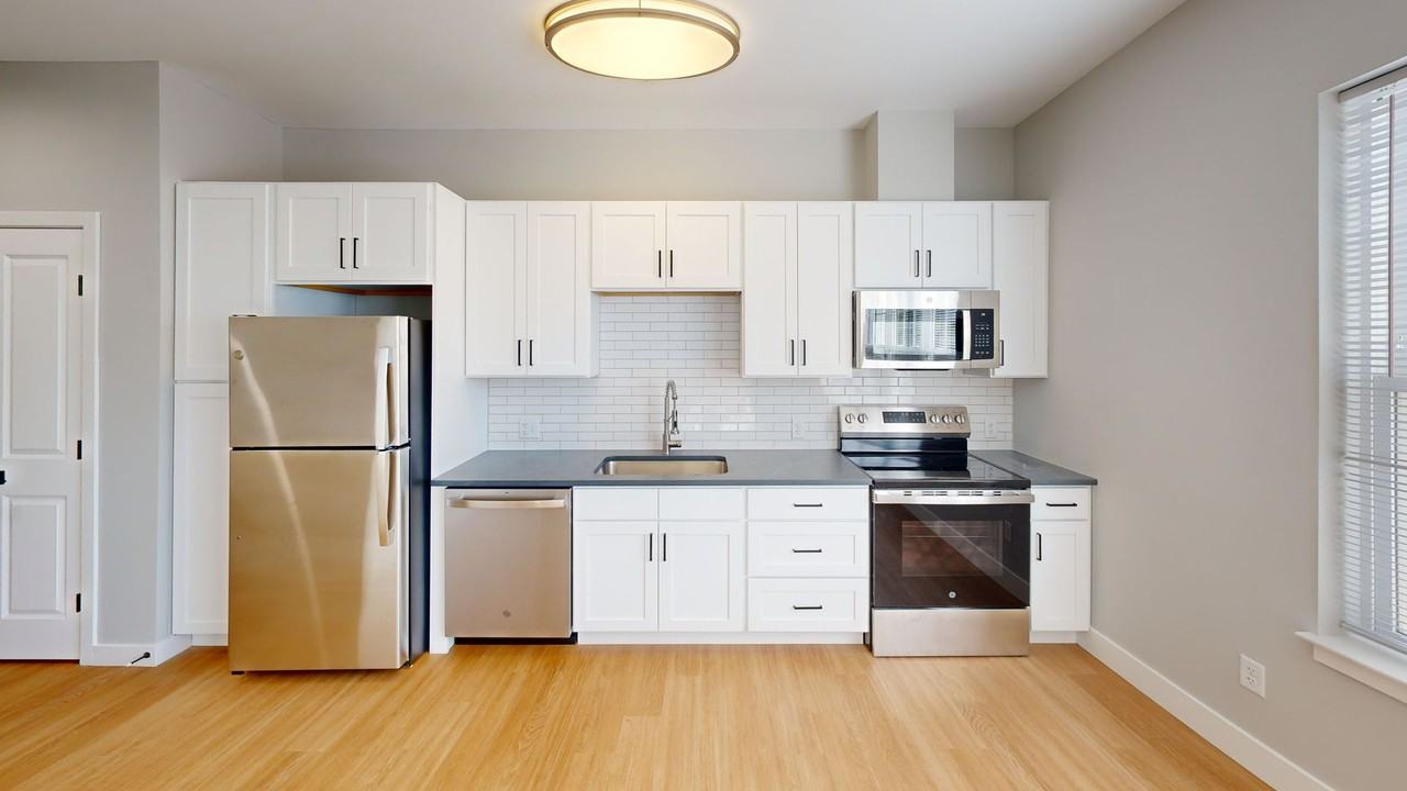 Founders Square — New Luxury Apartments in a Walkable Downtown - Photo 3 of 22