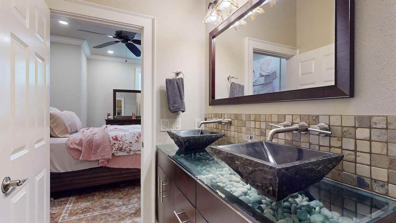 N Campbell Ave #3 - Photo 6 of 10